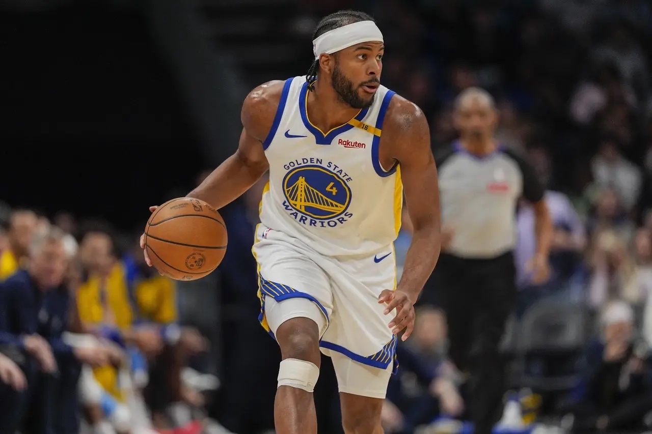 开云体育-Doinb迎来七赛季出色发挥，老鹰观众热烈欢呼！