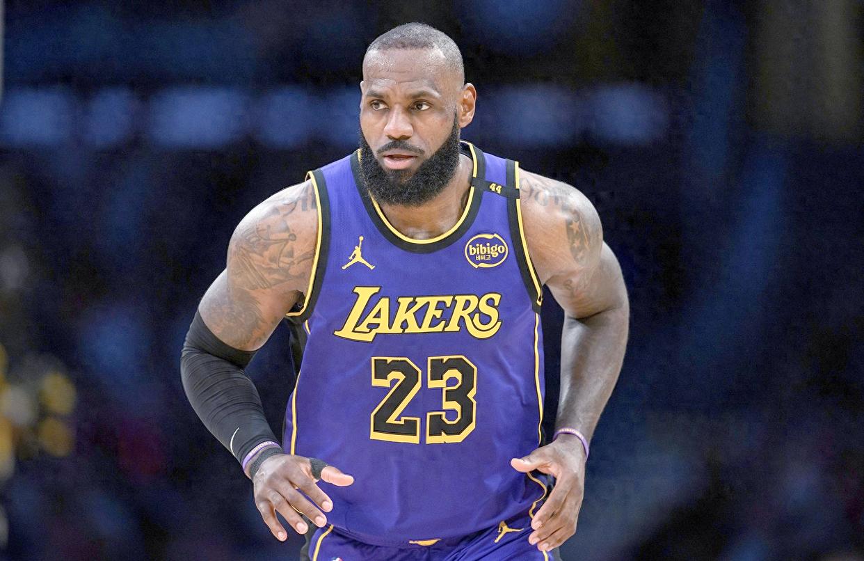 开云- 詹姆斯复出比赛视频 