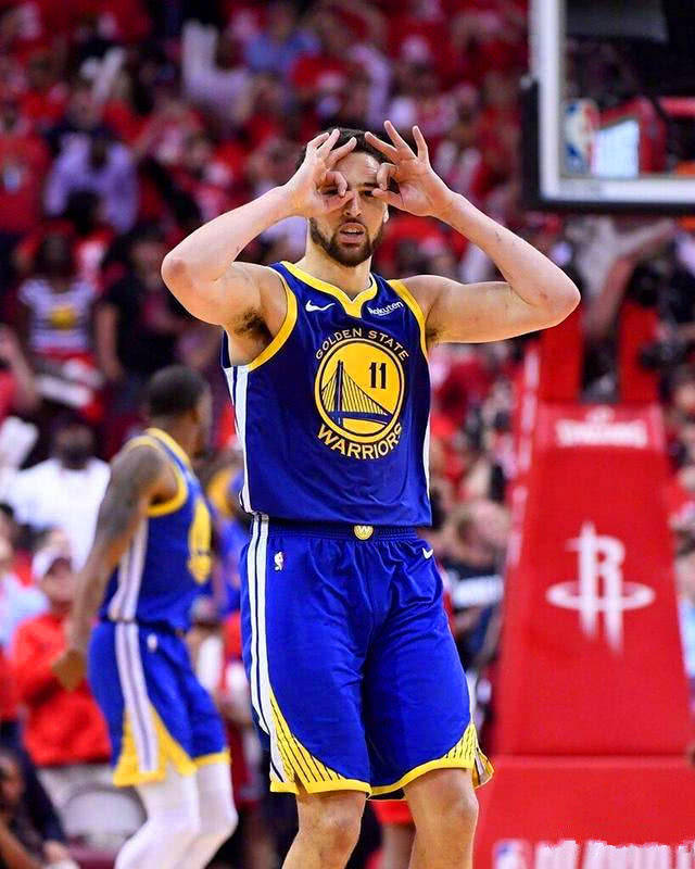 开云-包含蒂姆回归赛场，关键助攻首场状态亮眼，美国队观众沸腾！的词条