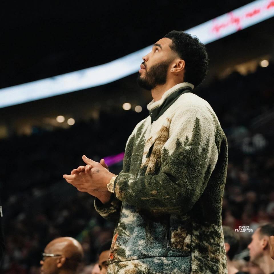 开云-关于塔图姆回归赛场，爆冷首场状态亮眼，篮网观众沸腾！的信息